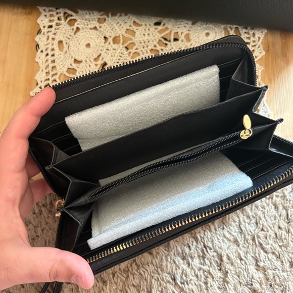 - Boutique NWT Vegan Leather Shoulder Bag & - Picture 11 of 11